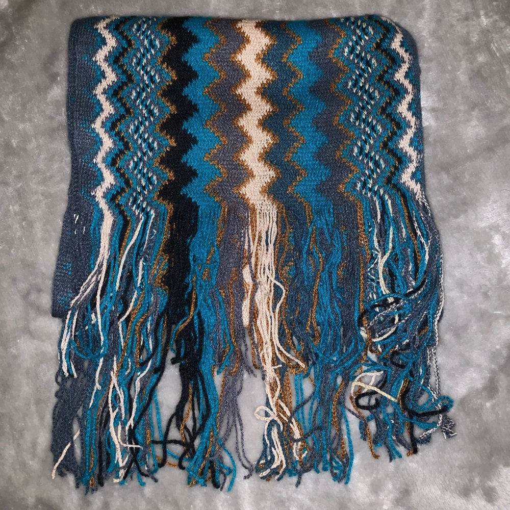 3 Scarves - Picture 3 of 4